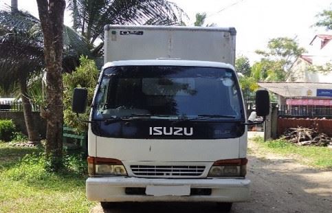 isuzu lorry